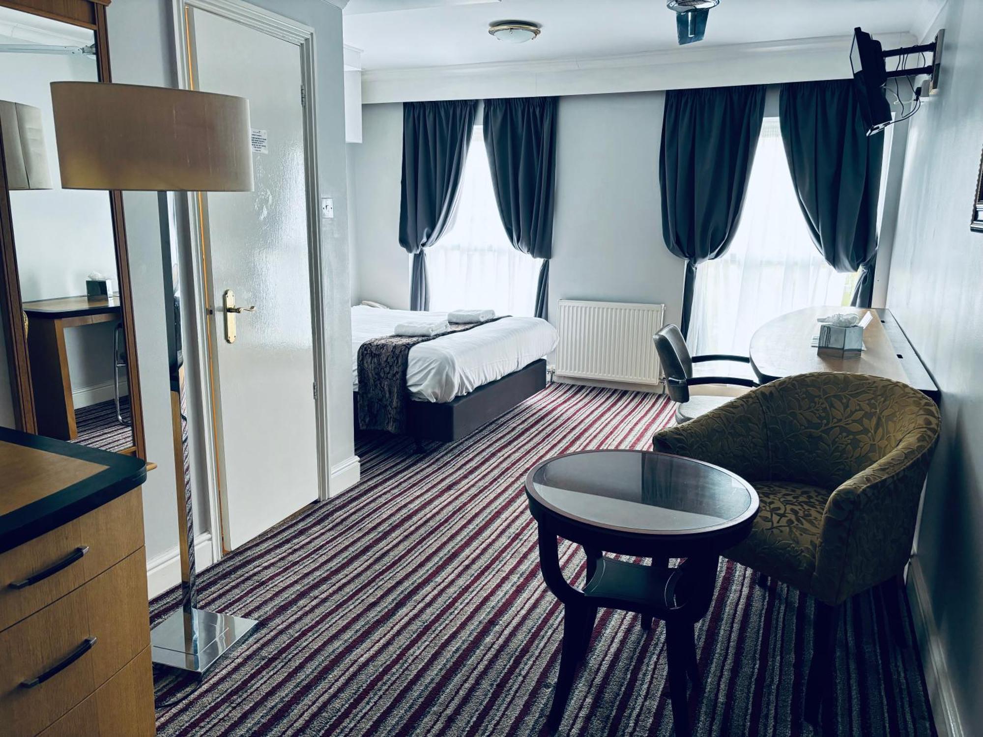 My Place Hotel Londra Exterior foto